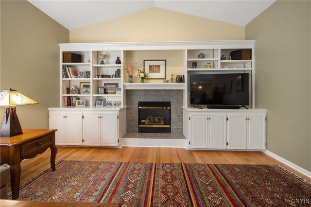 8000 Austrian Pine Circle, Pompey, NY 13104