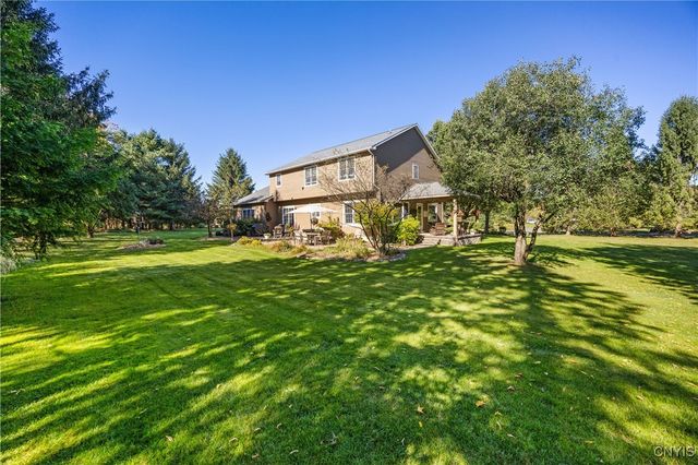 8000 Austrian Pine Circle, Pompey, NY 13104
