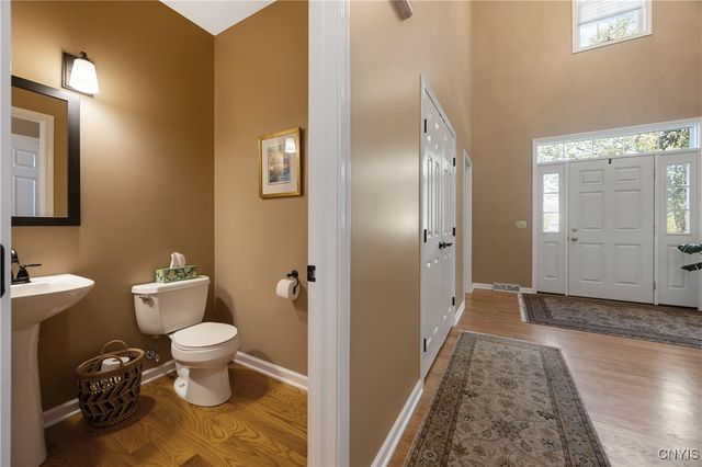 8000 Austrian Pine Circle, Pompey, NY 13104