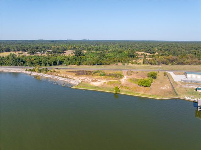 10392 Us Highway 190 E, Point Blank, TX 77364