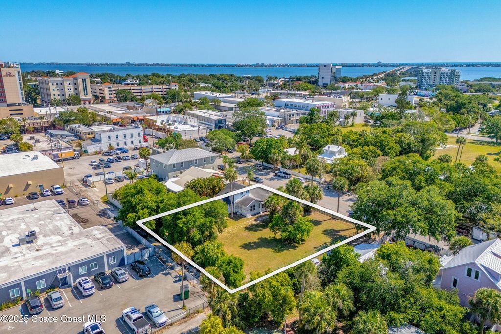 2106 Vernon Place, Melbourne, FL 32901