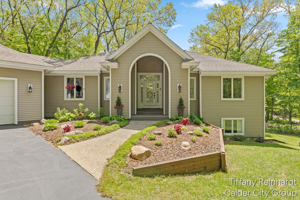 2760 Tyler Trail, Lowell, MI 49331
