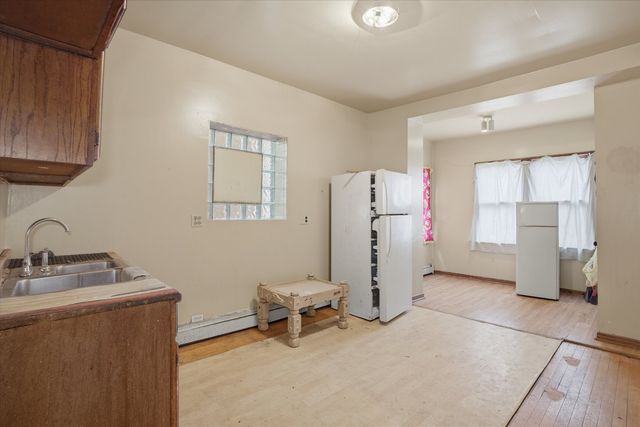 6734 S Maplewood Avenue, Chicago, IL 60629