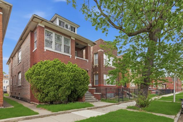6734 S Maplewood Avenue, Chicago, IL 60629