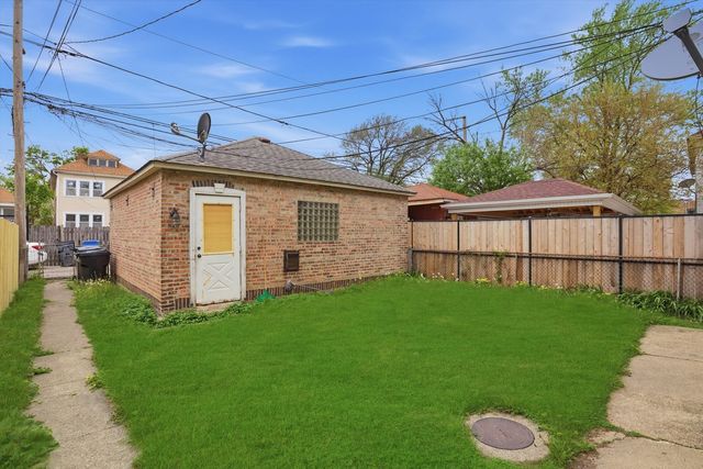 6734 S Maplewood Avenue, Chicago, IL 60629