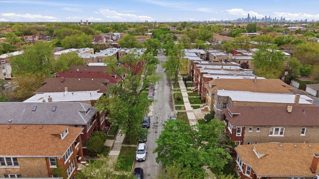 6734 S Maplewood Avenue, Chicago, IL 60629