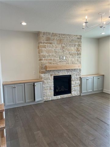 17825 Rainbow Boulevard, Overland Park, KS 66085