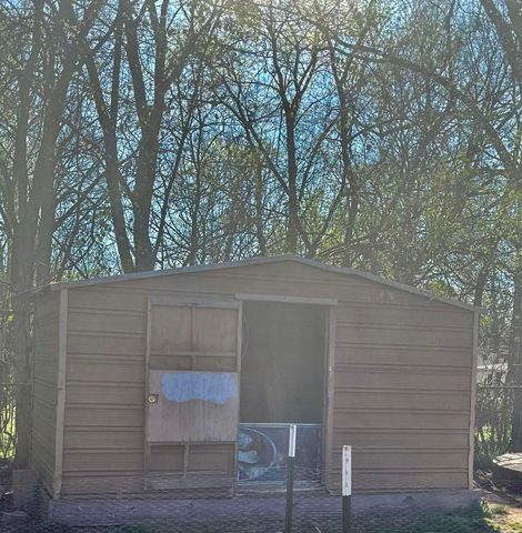 504 N Montgomery Street, Clarksville, AR 72830