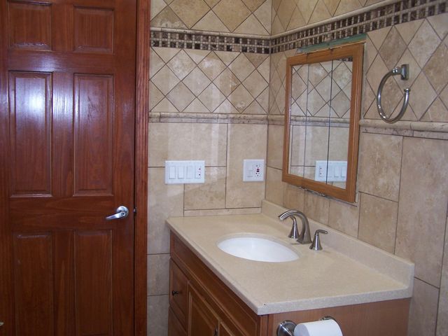 1709 Rogers Avenue, Mchenry, IL 60050