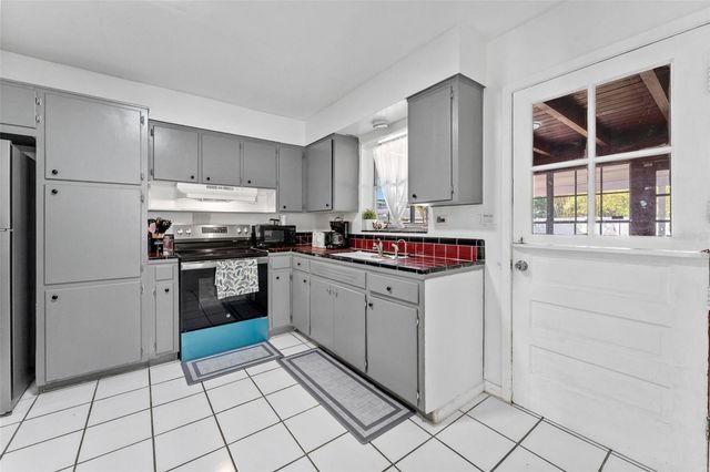 544 SEVERN AVENUE, Tampa, FL 33606