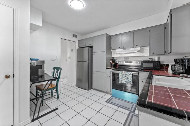 544 SEVERN AVENUE, Tampa, FL 33606