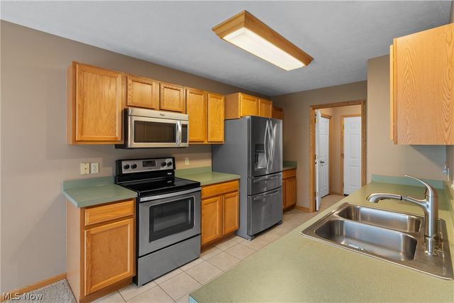 3068 Somerset Drive, Akron, OH 44312