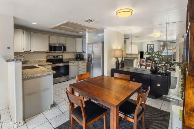 10410 N CAVE CREEK Road 1115, Phoenix, AZ 85020