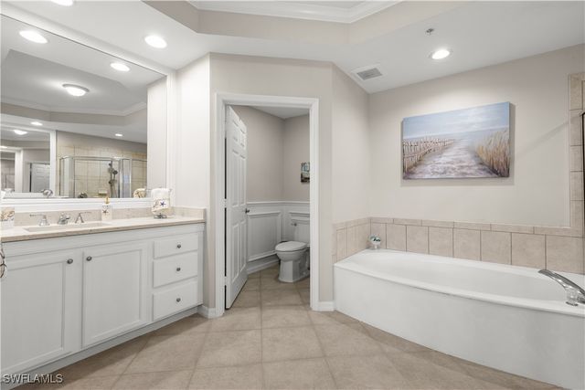 1635 Winding Oaks WAY 101, Naples, FL 34109