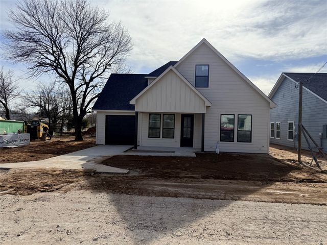203 Cherry Street, Nocona, TX 76255