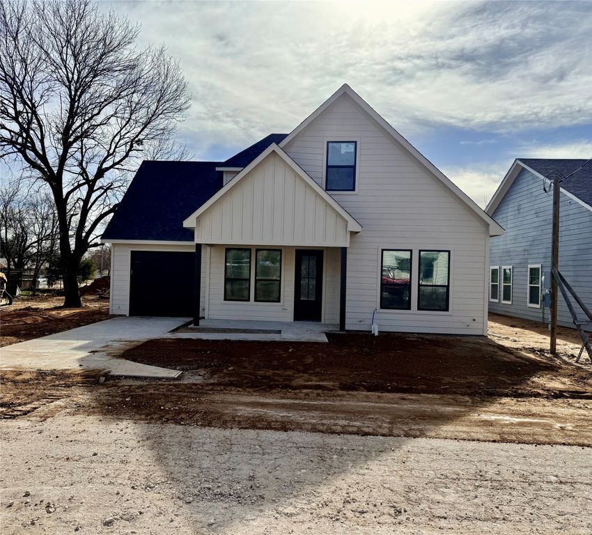 203 Cherry Street, Nocona, TX 76255