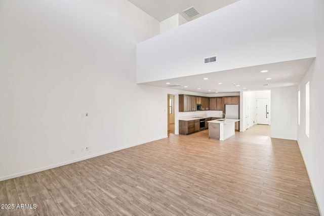 10446 E UPTON Avenue, Mesa, AZ 85212