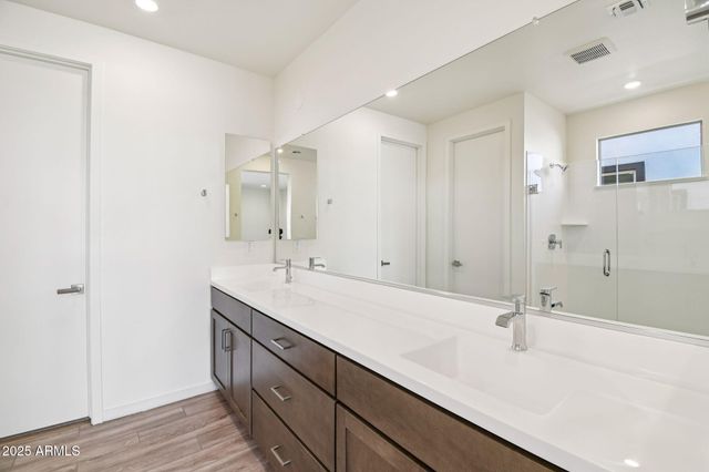 10446 E UPTON Avenue, Mesa, AZ 85212