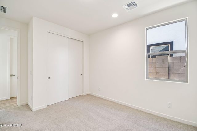 10446 E UPTON Avenue, Mesa, AZ 85212