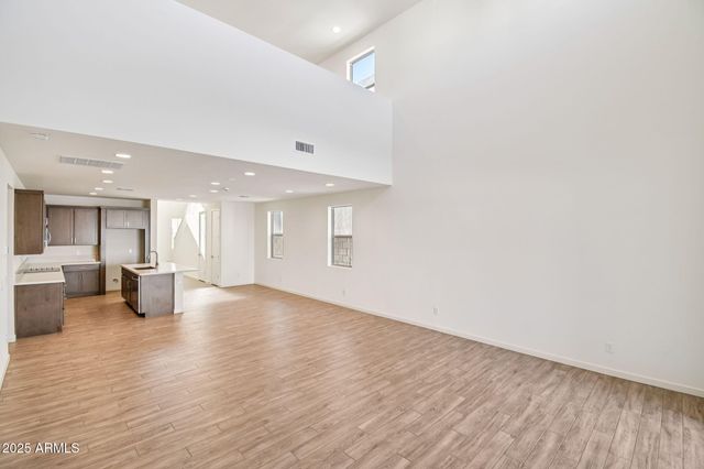 10446 E UPTON Avenue, Mesa, AZ 85212