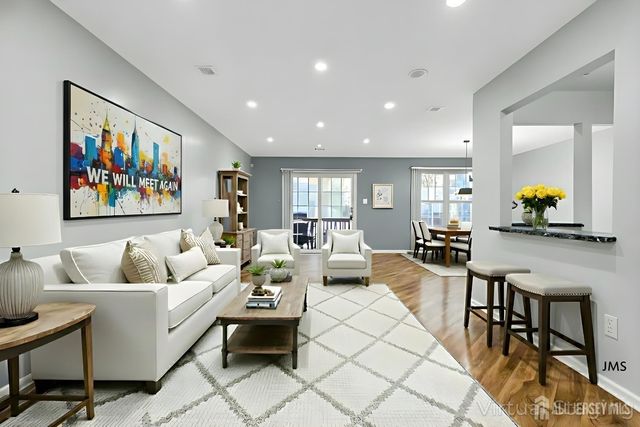 18 BRIDGEPOINTE Drive, South Amboy, NJ 08879