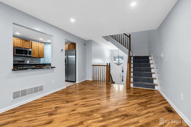 18 BRIDGEPOINTE Drive, South Amboy, NJ 08879