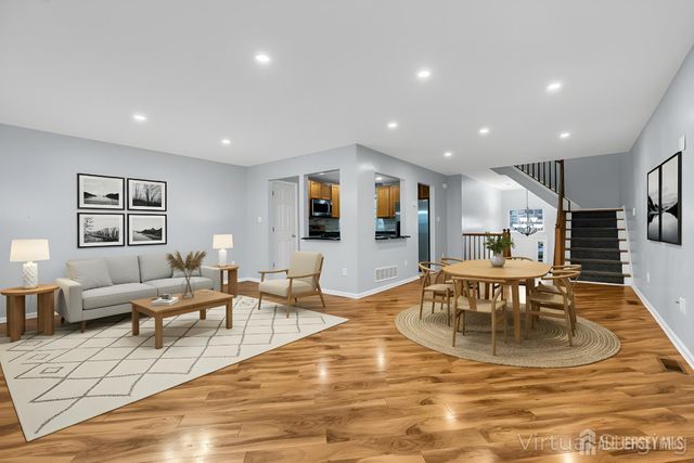 18 BRIDGEPOINTE Drive, South Amboy, NJ 08879