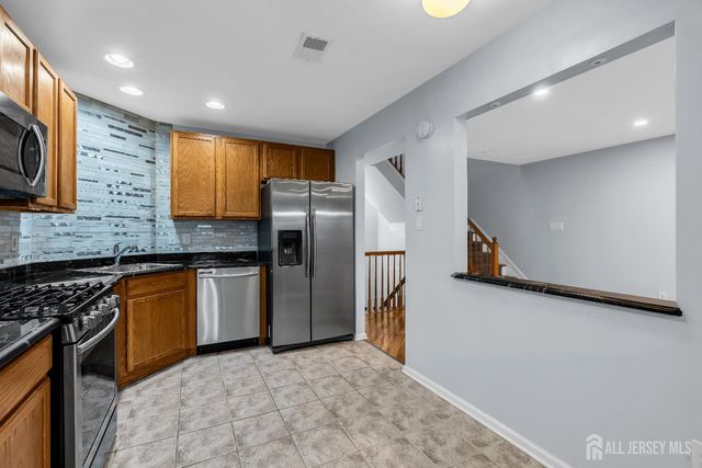 18 BRIDGEPOINTE Drive, South Amboy, NJ 08879