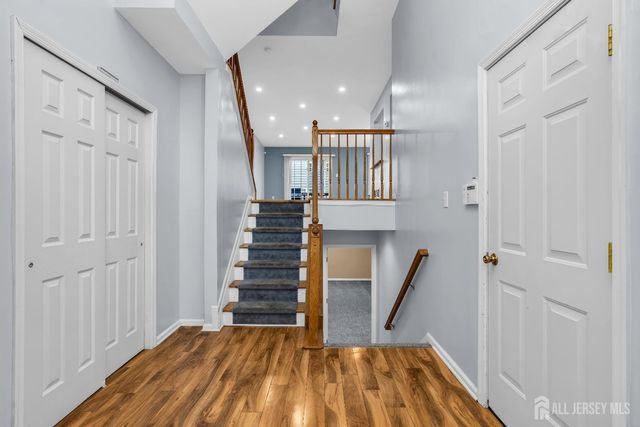 18 BRIDGEPOINTE Drive, South Amboy, NJ 08879