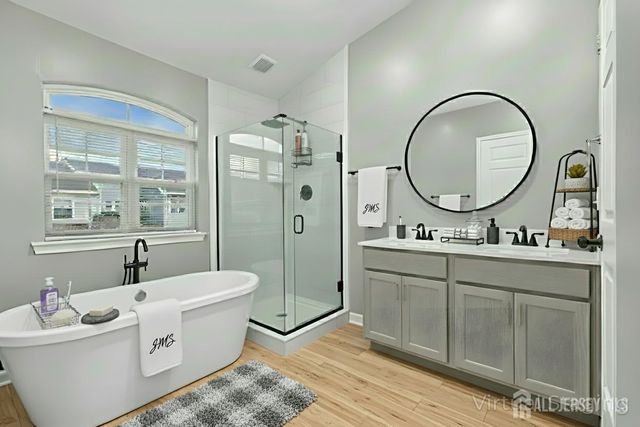 18 BRIDGEPOINTE Drive, South Amboy, NJ 08879