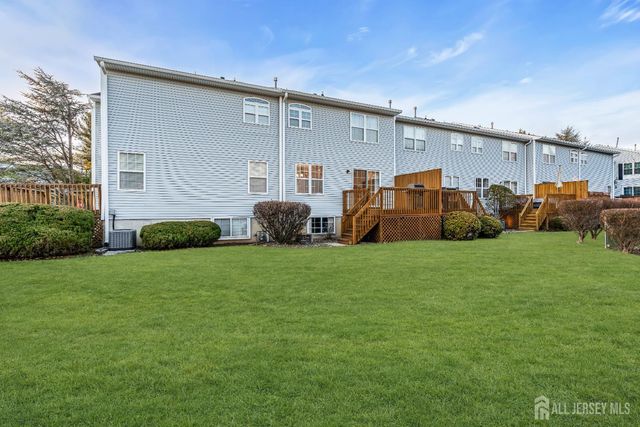 18 BRIDGEPOINTE Drive, South Amboy, NJ 08879