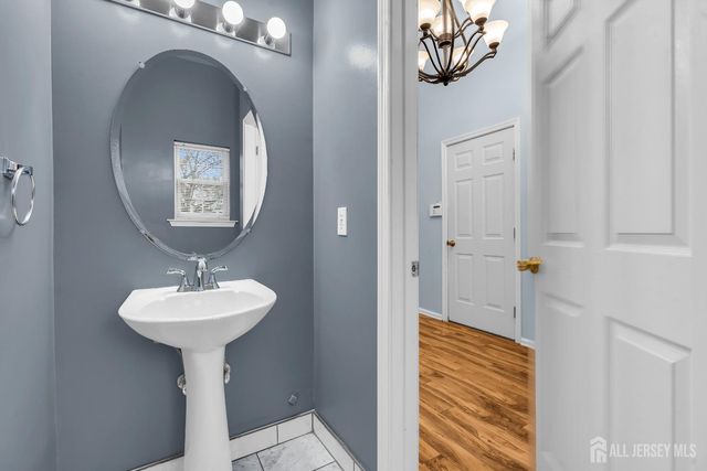 18 BRIDGEPOINTE Drive, South Amboy, NJ 08879