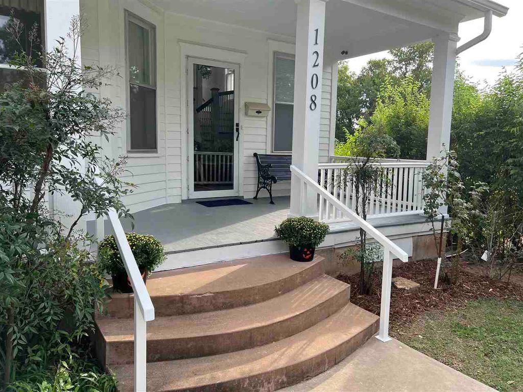 1208 NW Lake Ave, Lawton, OK 73507