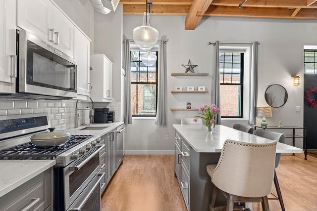 60 Dudley St 27, Chelsea, MA 02150