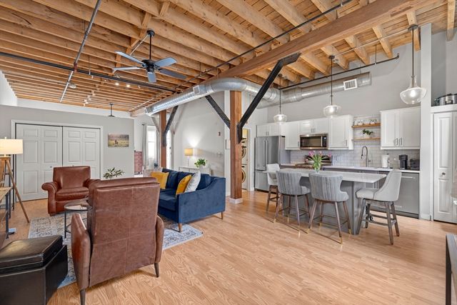 60 Dudley St 27, Chelsea, MA 02150