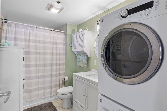 60 Dudley St 27, Chelsea, MA 02150