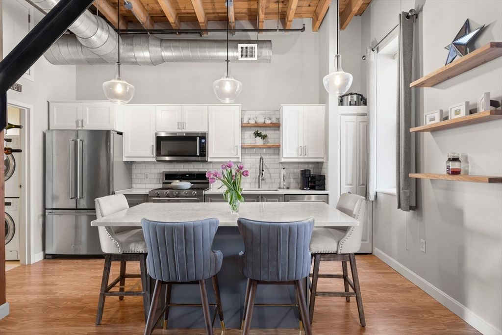 60 Dudley St 27, Chelsea, MA 02150