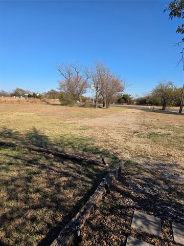2628 S State Highway 121, Bonham, TX 75418