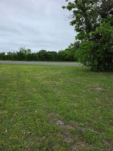 2628 S State Highway 121, Bonham, TX 75418