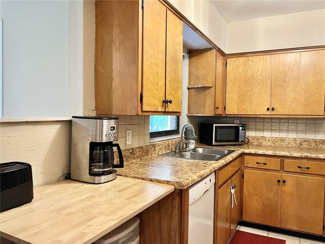 110 GLEN RIDGE AVENUE, Temple Terrace, FL 33617