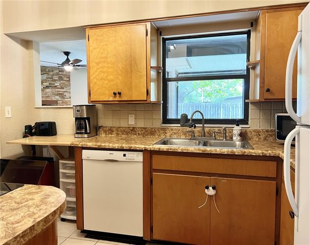 110 GLEN RIDGE AVENUE, Temple Terrace, FL 33617