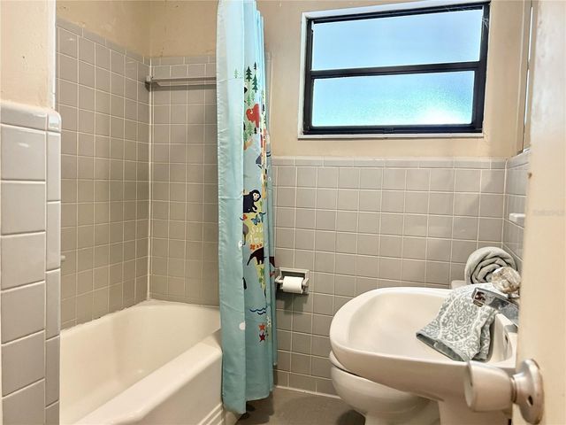 110 GLEN RIDGE AVENUE, Temple Terrace, FL 33617