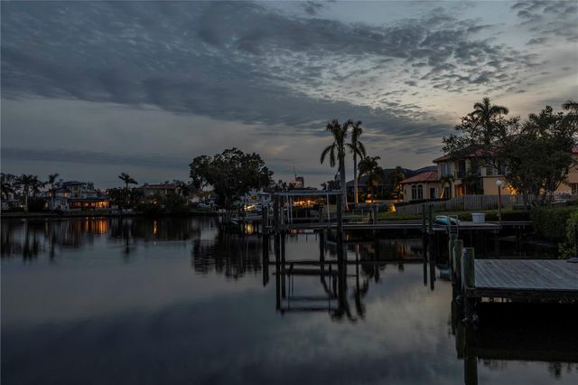 838 MONTEREY BOULEVARD NE, St Petersburg, FL 33704