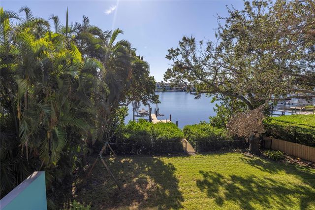 838 MONTEREY BOULEVARD NE, St Petersburg, FL 33704