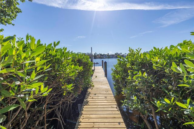 838 MONTEREY BOULEVARD NE, St Petersburg, FL 33704