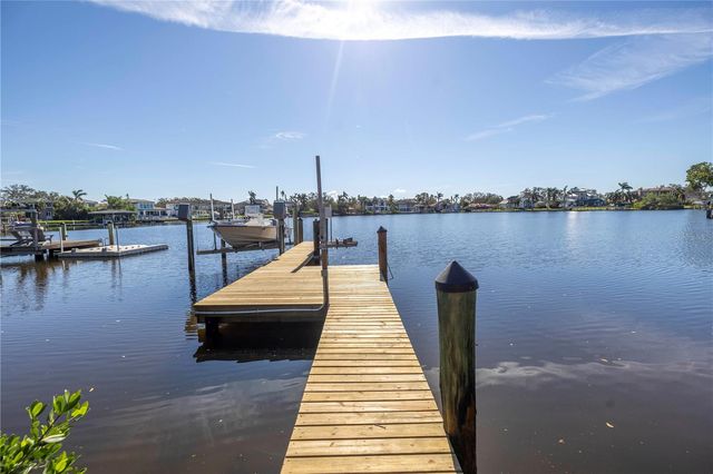 838 MONTEREY BOULEVARD NE, St Petersburg, FL 33704