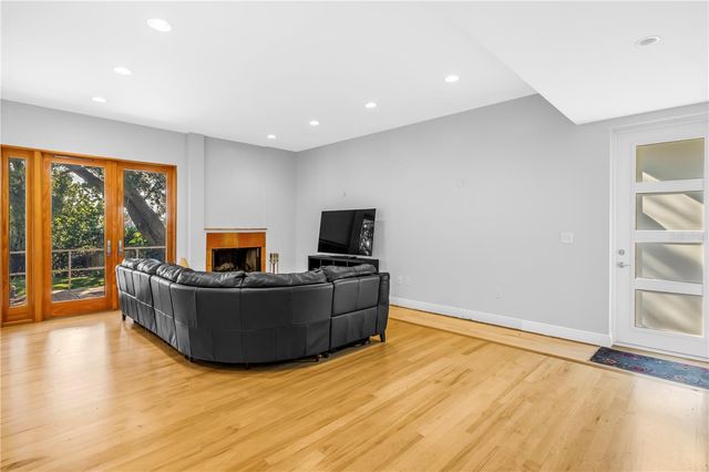 838 MONTEREY BOULEVARD NE, St Petersburg, FL 33704