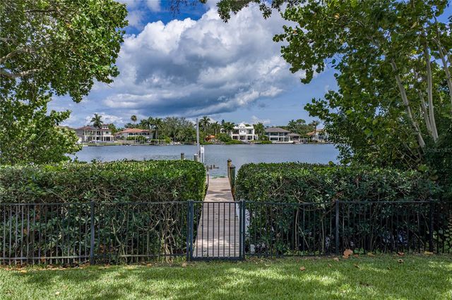 838 MONTEREY BOULEVARD NE, St Petersburg, FL 33704