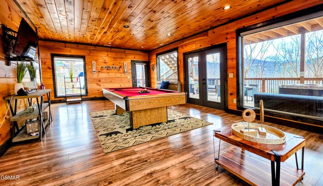 315 N Mountain Trail, Gatlinburg, TN 37738