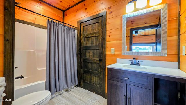 315 N Mountain Trail, Gatlinburg, TN 37738